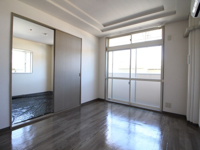 物件内観写真8　(居室)