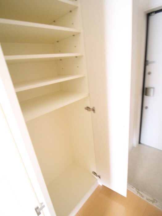 物件内観写真15　(靴箱)