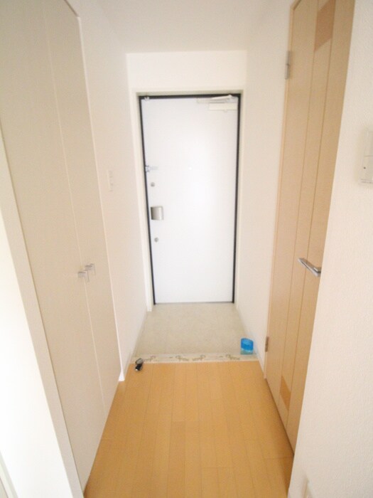 物件内観写真16　(玄関)
