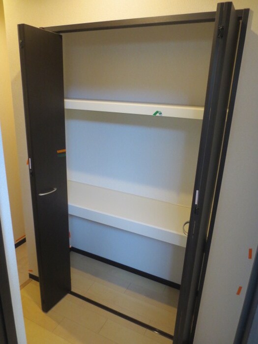 物件内観写真10　(収納)