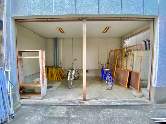 物件外観写真6　(駐輪場)