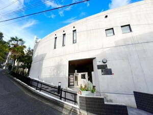ﾒｲﾌﾟﾙ COM外観写真