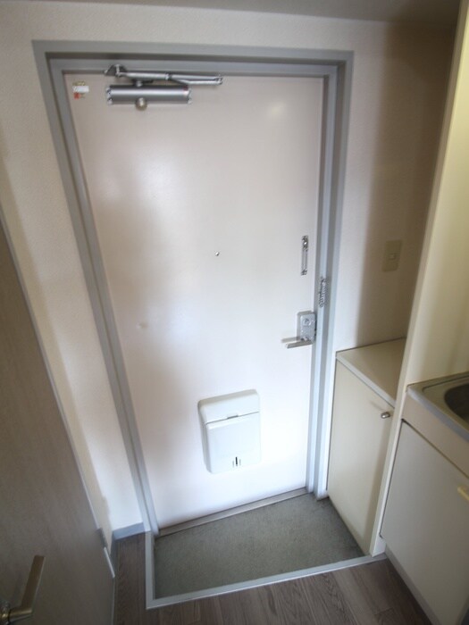 物件内観写真14　(玄関)