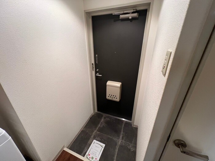 物件内観写真10　(玄関)