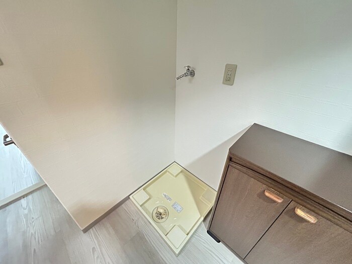 物件内観写真15　(洗濯機置場)