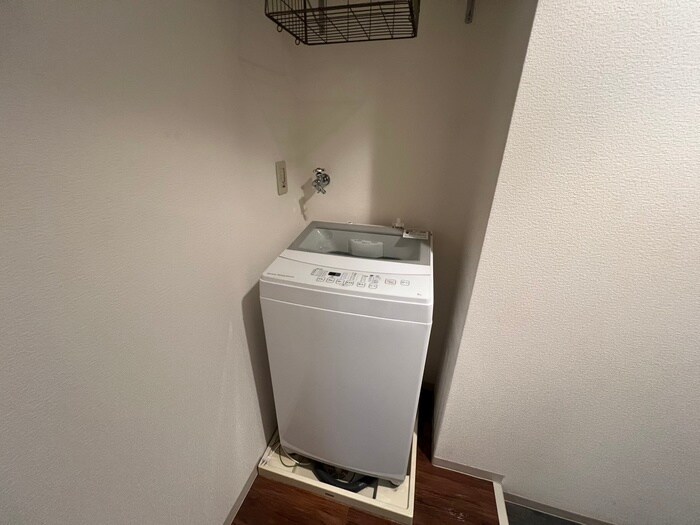 物件内観写真16　(洗濯機置場)