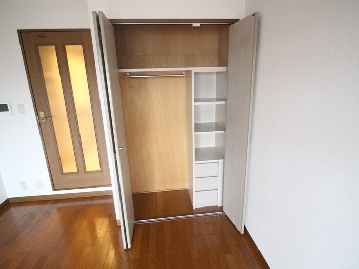 物件内観写真12　(収納)