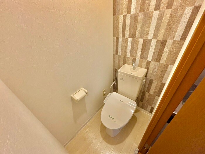 物件内観写真8　(トイレ)