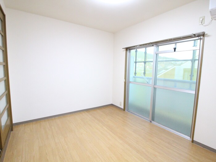 物件内観写真10　(居室)