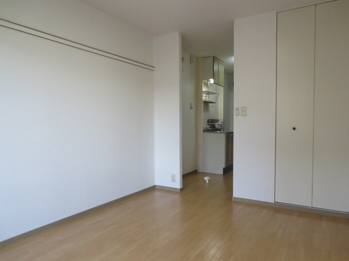 物件内観写真6　(玄関)