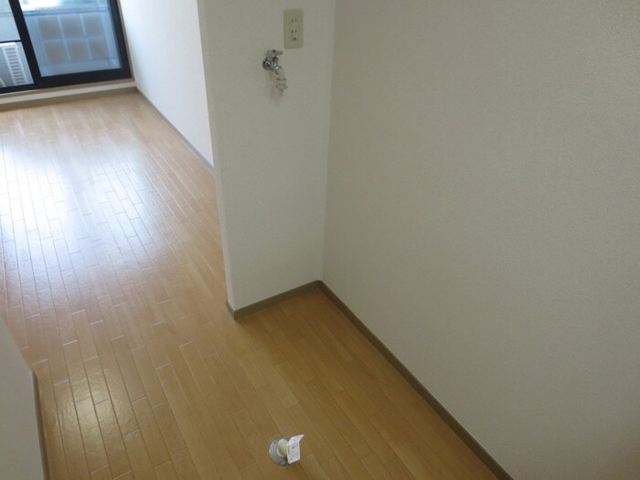 物件内観写真8　(洗濯機置場)