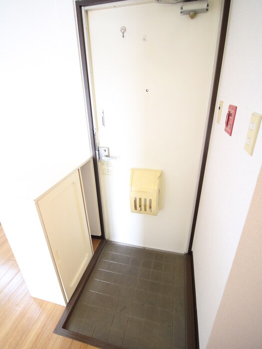 物件内観写真18　(玄関)