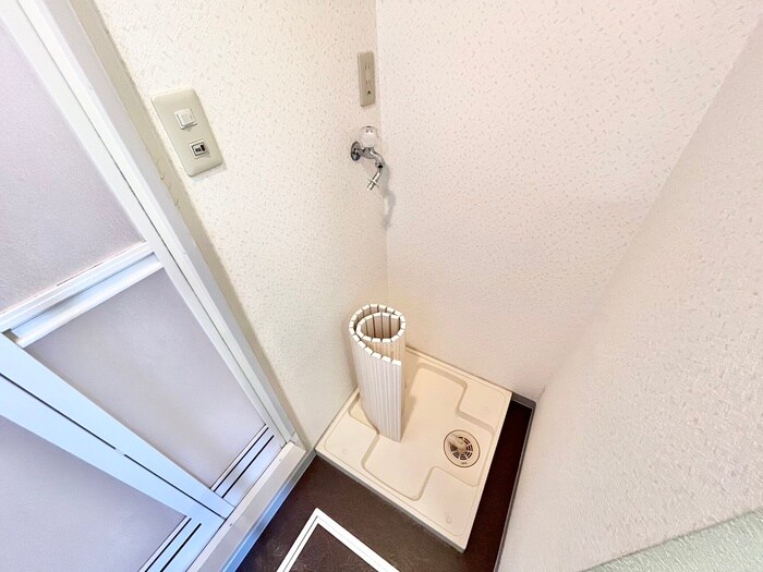 物件内観写真12　(洗濯機置場)