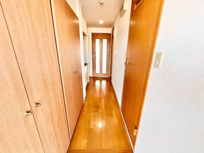 物件内観写真18　(廊下)