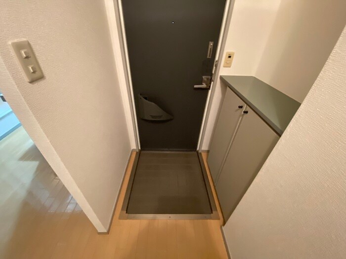 物件内観写真7　(玄関)