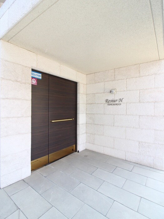 物件外観写真5　(エントランス部分)