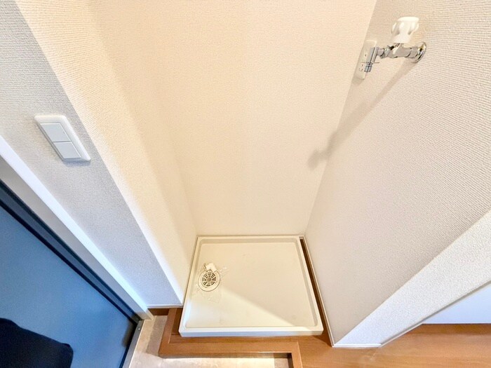 物件内観写真18　(洗濯機置場)