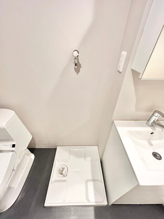 物件内観写真13　(洗濯機置場)