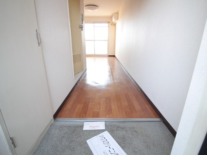 物件内観写真17　(玄関)