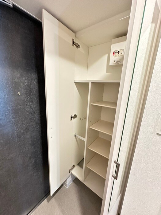 物件内観写真8　(靴箱)