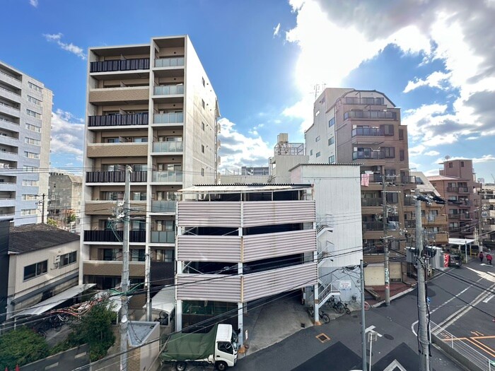 物件内観写真22　(室内からの展望)