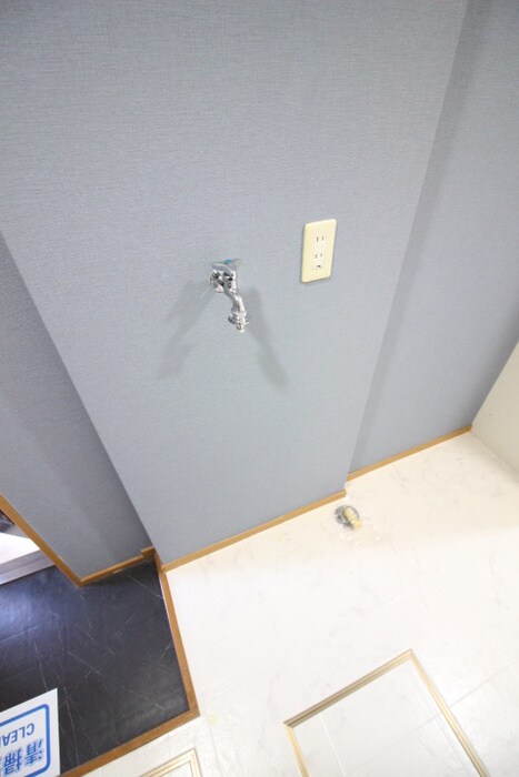 物件内観写真11　(洗濯機置場)