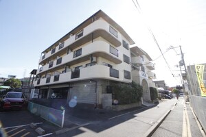 OKハイツ8号館外観写真