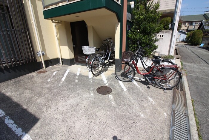物件外観写真6　(駐輪場)
