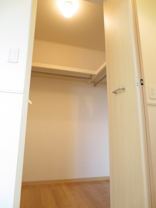 物件内観写真12　(収納)