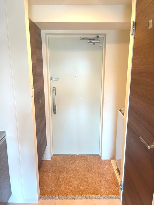 物件内観写真14　(玄関)