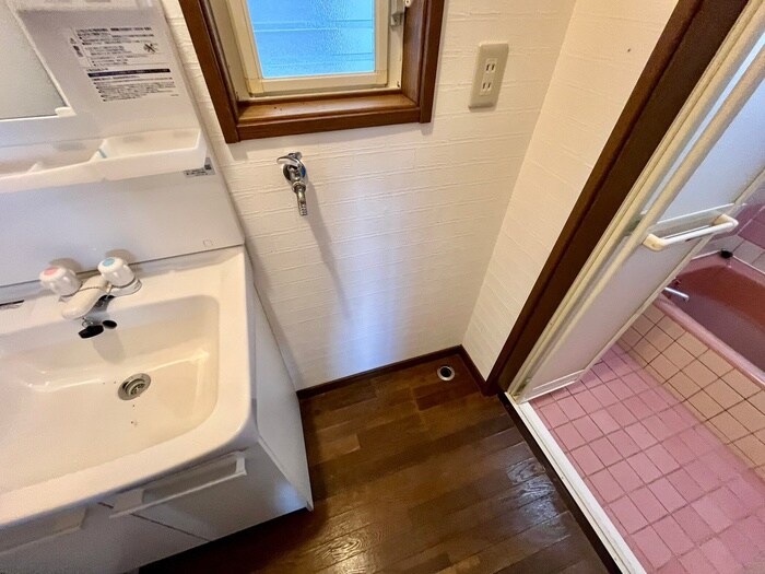 物件内観写真14　(洗濯機置場)