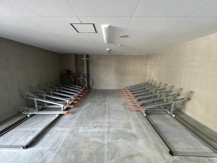 物件外観写真2　(駐輪場)