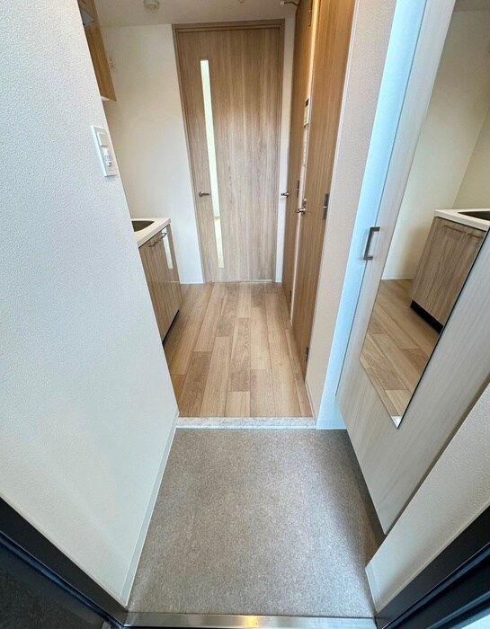 物件内観写真7　(玄関)