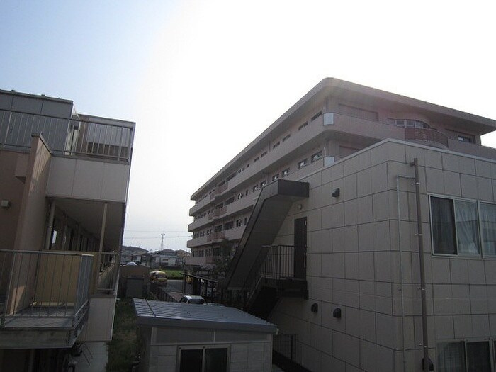 物件内観写真16　(室内からの展望)