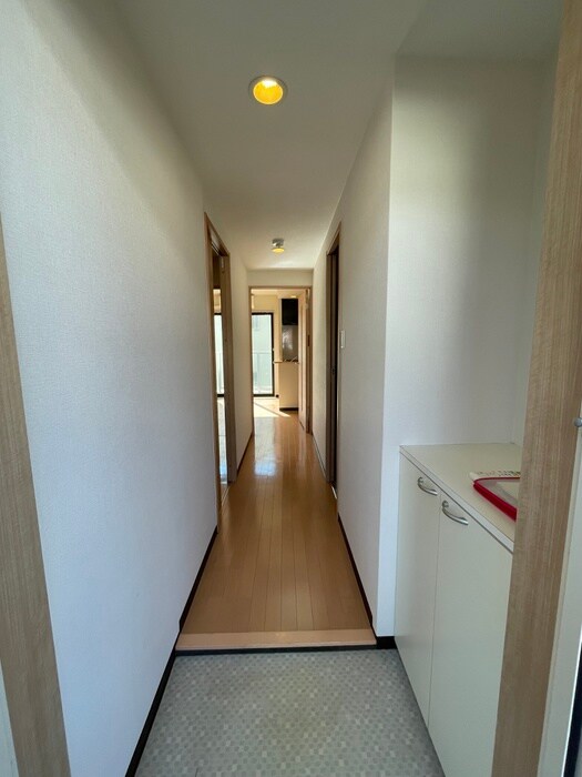 物件内観写真16　(玄関)