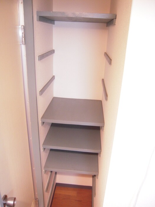 物件内観写真12　(収納)