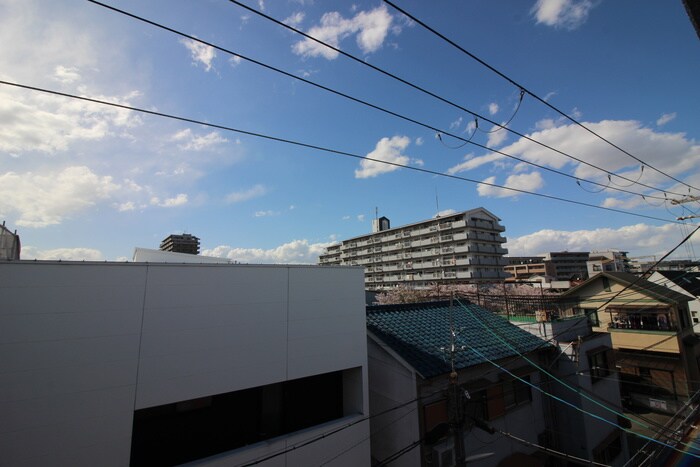 物件内観写真16　(室内からの展望)