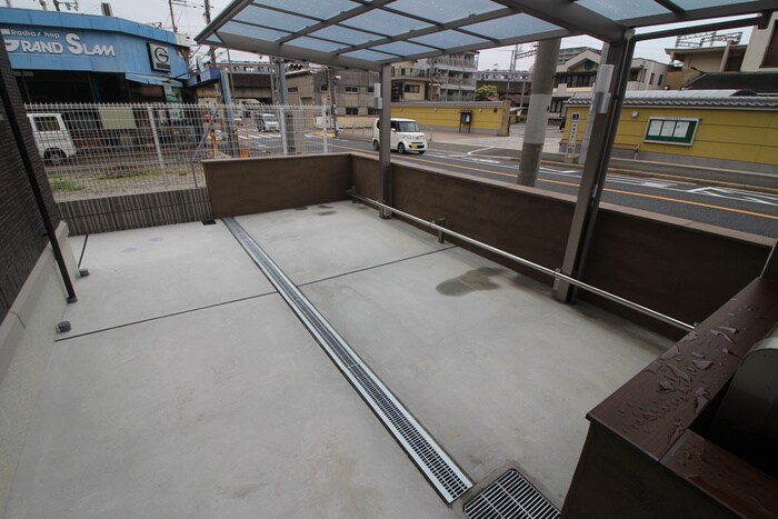 物件外観写真4　(駐輪場)