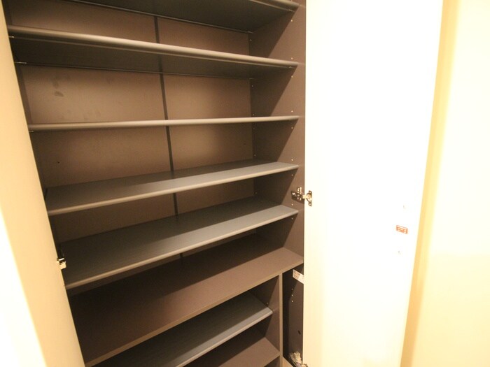 物件内観写真15　(靴箱)