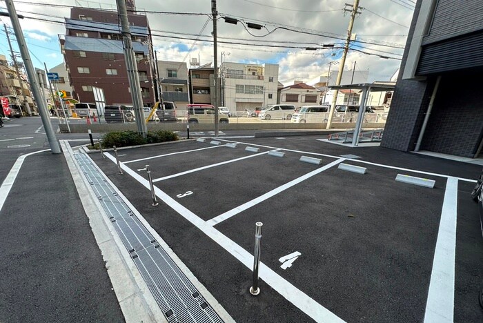 物件外観写真3　(駐車場)