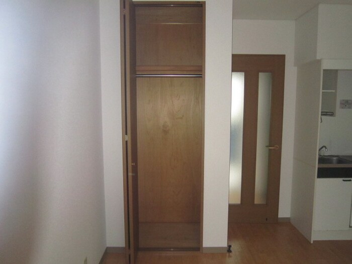 物件内観写真12　(収納)