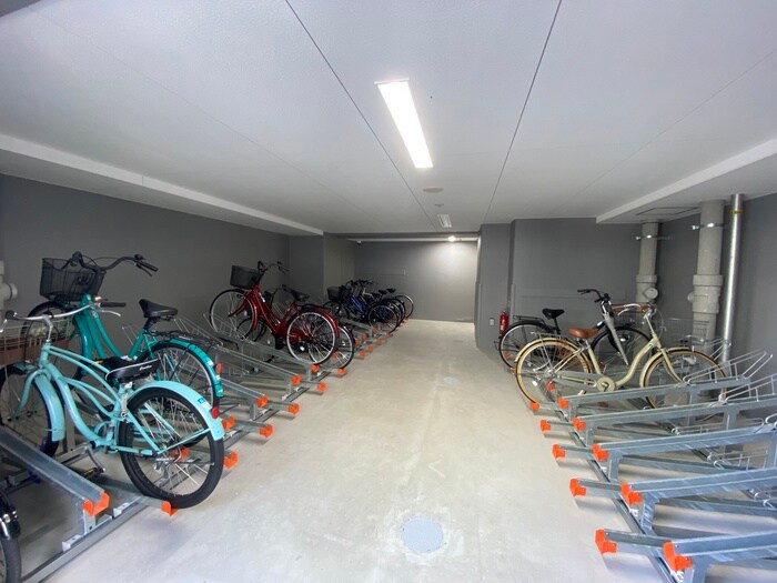 物件外観写真2　(駐輪場)