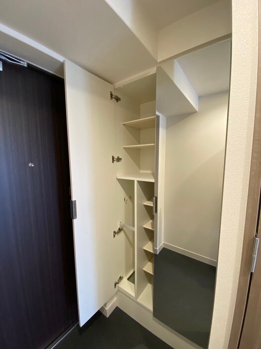 物件内観写真8　(靴箱)