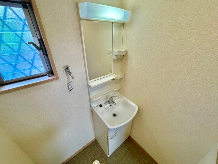 物件内観写真9　(洗面)