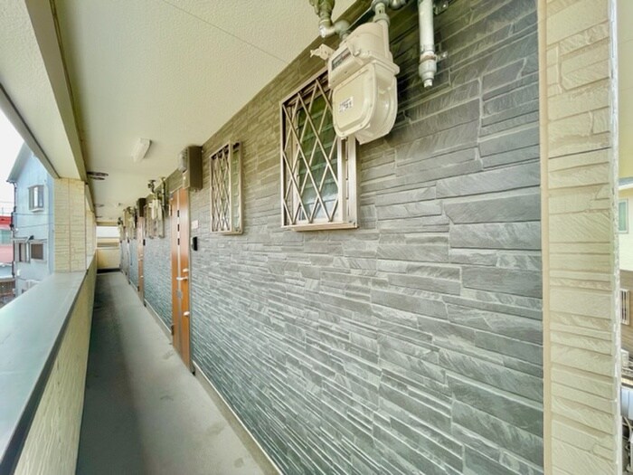 物件外観写真4　(エントランス部分)