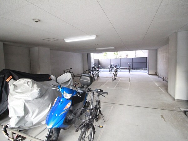 バイク置き場
