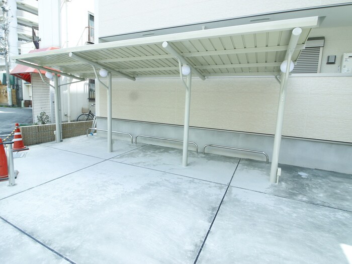 物件外観写真2　(駐輪場)