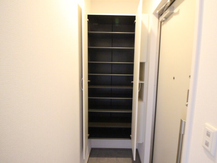 物件内観写真18　(靴箱)