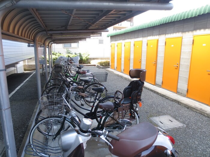 物件外観写真6　(駐輪場)