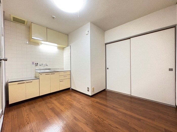 物件内観写真9　(居室)